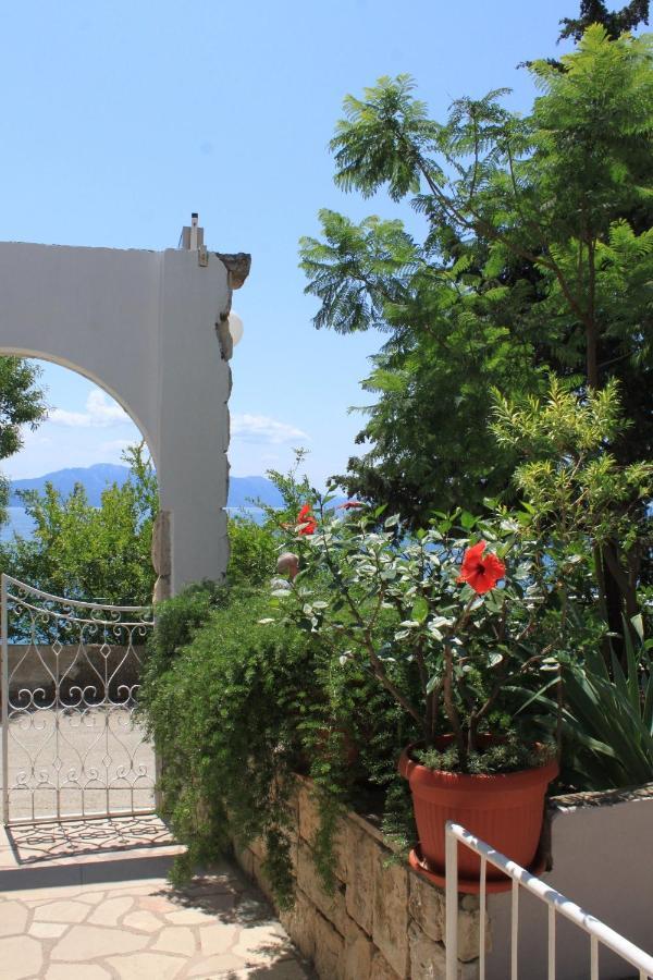 Apartments By The Sea Brist, Makarska - 505 Podaca Eksteriør billede